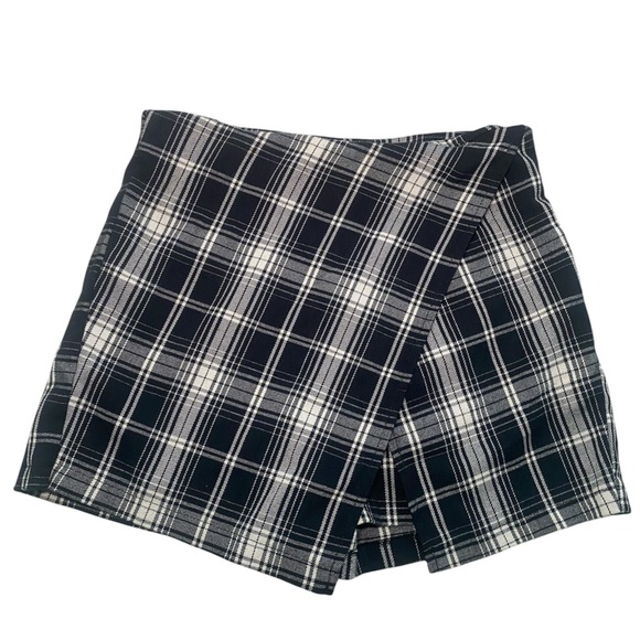 Brandy Melville Pants - Brandy Melville Black & White Plaid Wrap Skort – One Size